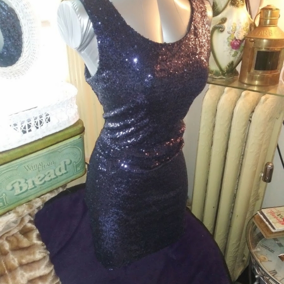Sequin Cocktail Dress - Picture 4 of 8